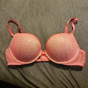 Very sexy victoria's secret bra.